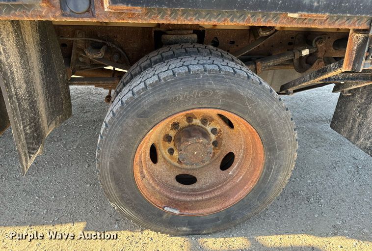image for item EH7117 2006 Ford F550 Super Duty XL flatbed truck