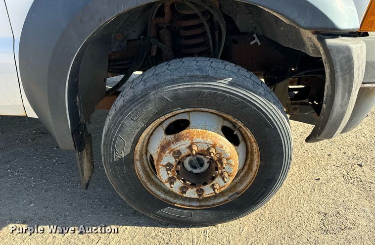 image for item EH7117 2006 Ford F550 Super Duty XL flatbed truck