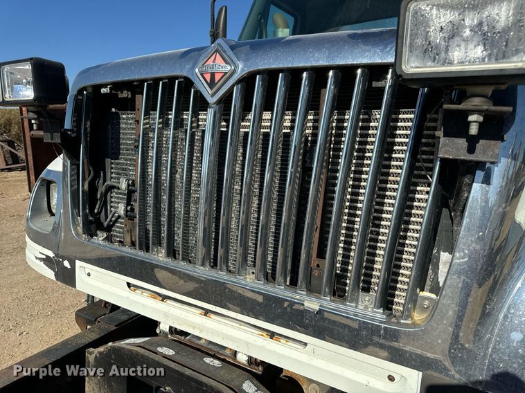 image for item EH7123 2006 International 7600 truck cab and chassis