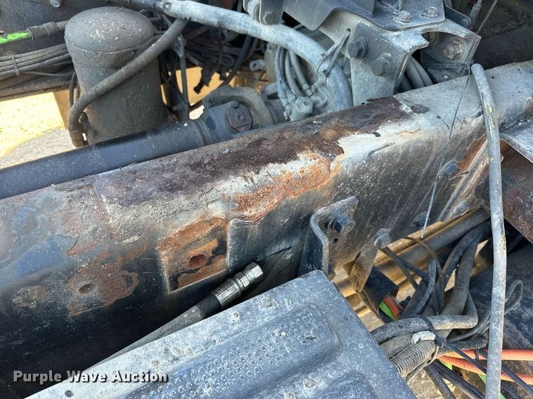 image for item EH7123 2006 International 7600 truck cab and chassis