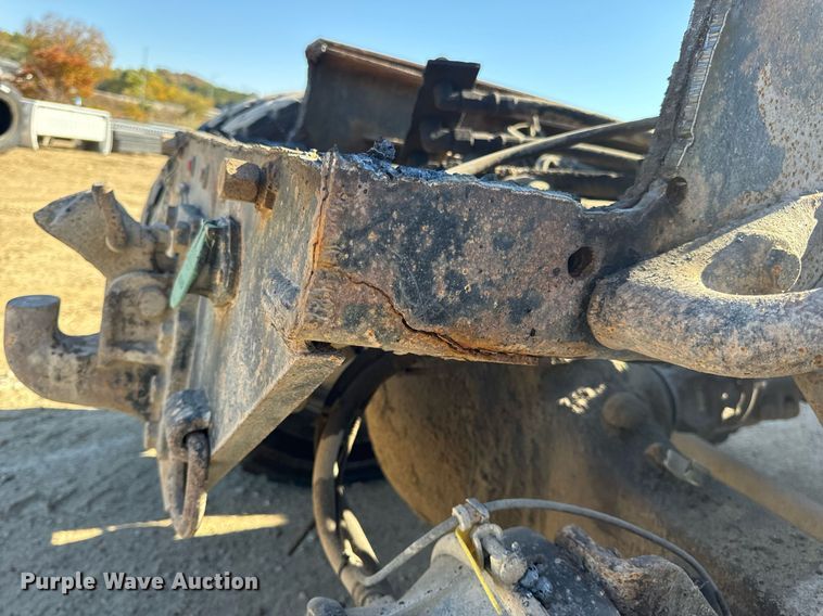 image for item EH7123 2006 International 7600 truck cab and chassis