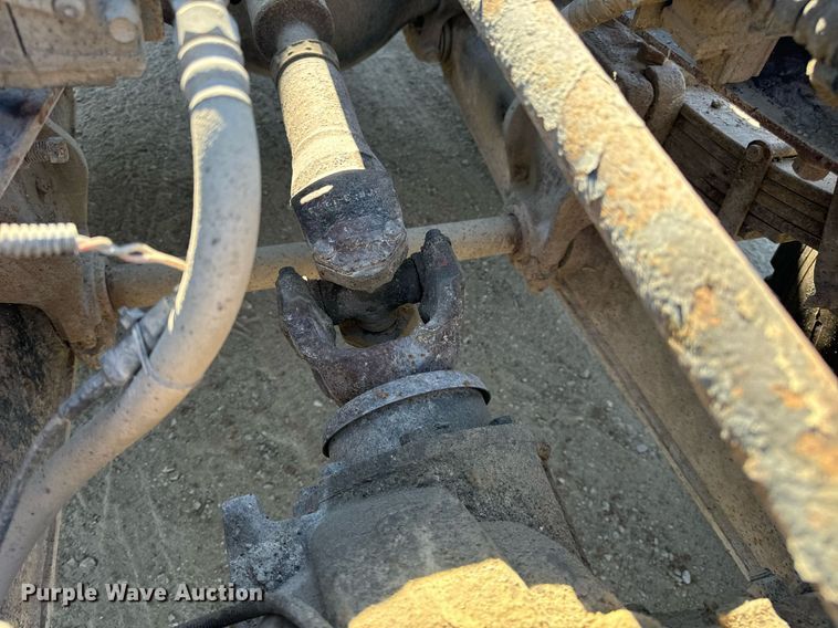 image for item EH7123 2006 International 7600 truck cab and chassis