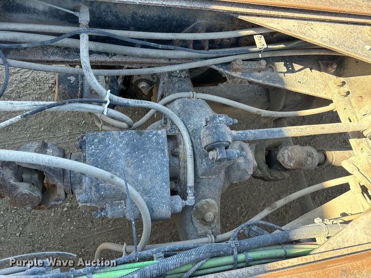 image for item EH7123 2006 International 7600 truck cab and chassis