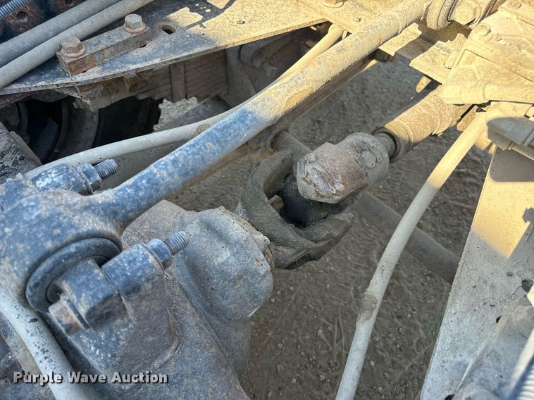 image for item EH7123 2006 International 7600 truck cab and chassis