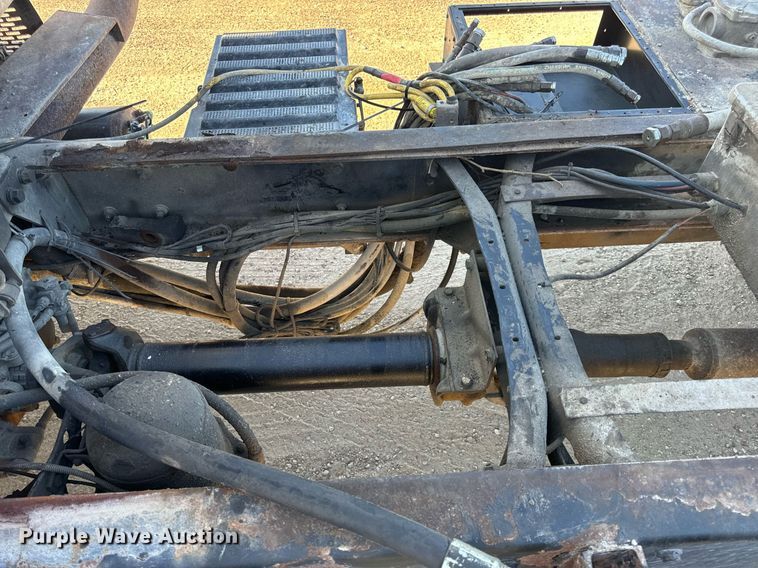 image for item EH7123 2006 International 7600 truck cab and chassis