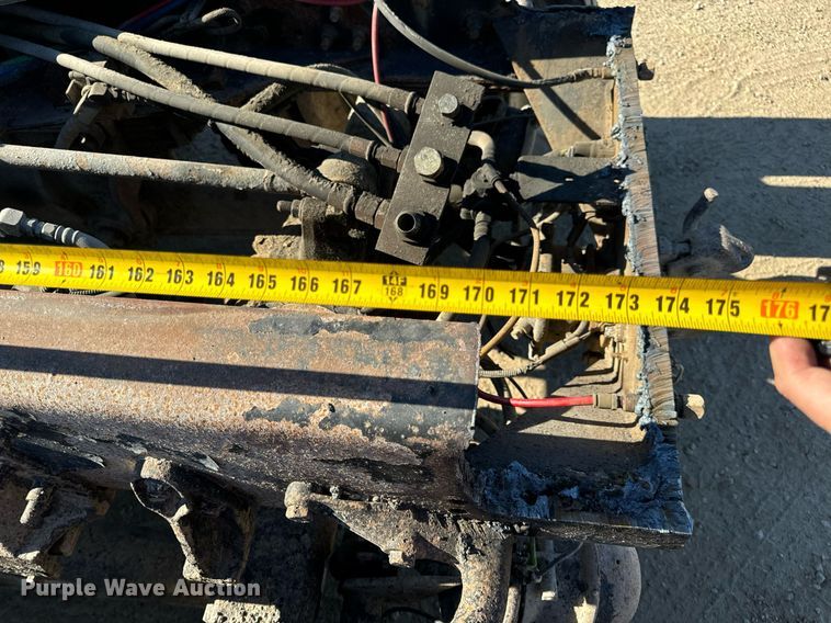 image for item EH7123 2006 International 7600 truck cab and chassis