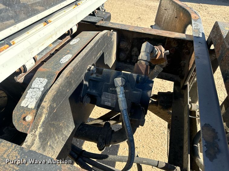 image for item EH7123 2006 International 7600 truck cab and chassis