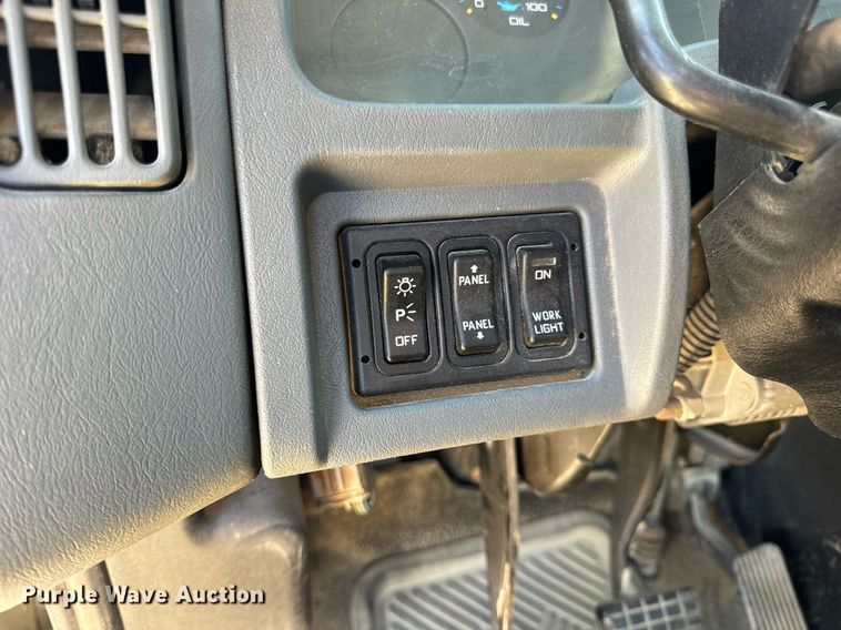 image for item EH7123 2006 International 7600 truck cab and chassis