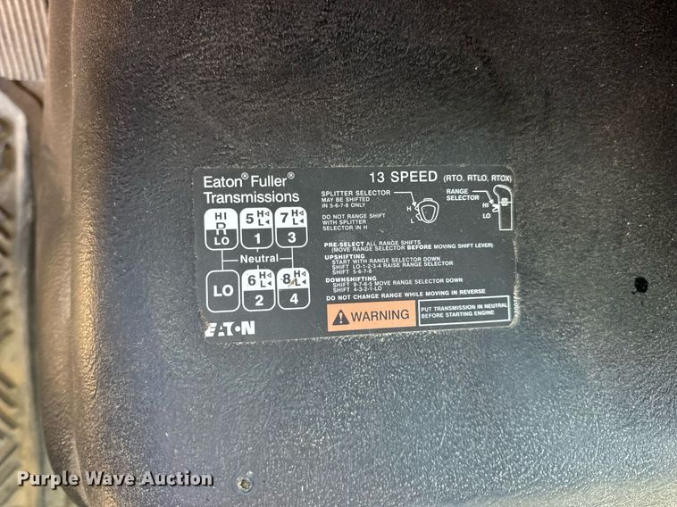 image for item EH7123 2006 International 7600 truck cab and chassis