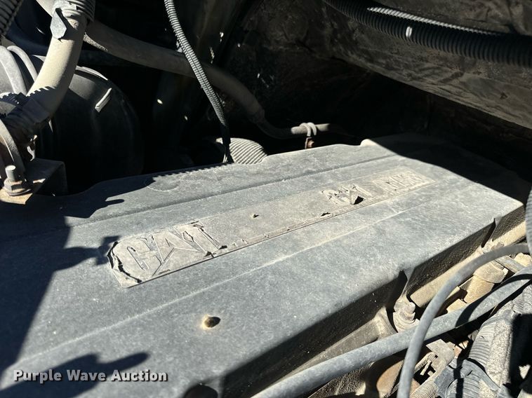 image for item EH7123 2006 International 7600 truck cab and chassis