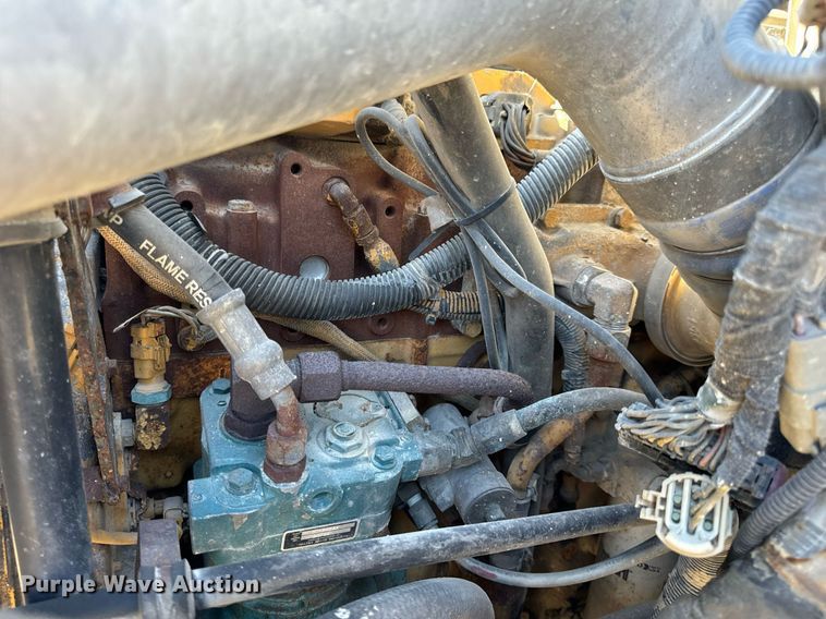 image for item EH7123 2006 International 7600 truck cab and chassis