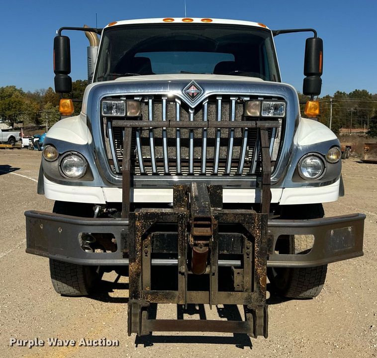 image for item EH7124 2008 International  7600 WorkStar truck cab and chassis