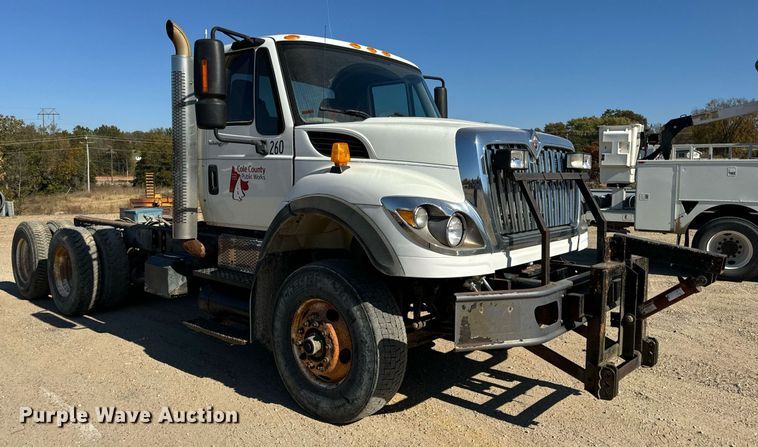 image for item EH7124 2008 International  7600 WorkStar truck cab and chassis