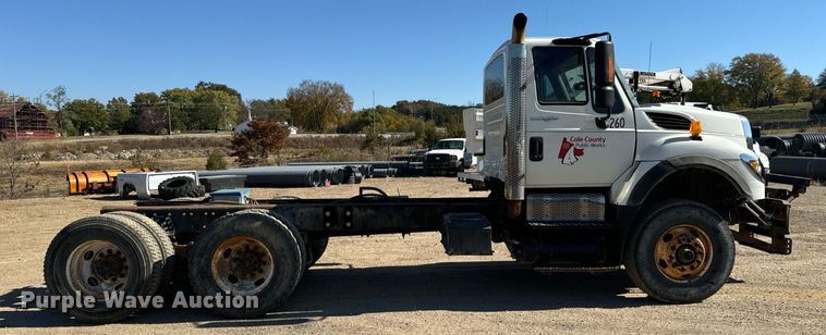 image for item EH7124 2008 International  7600 WorkStar truck cab and chassis