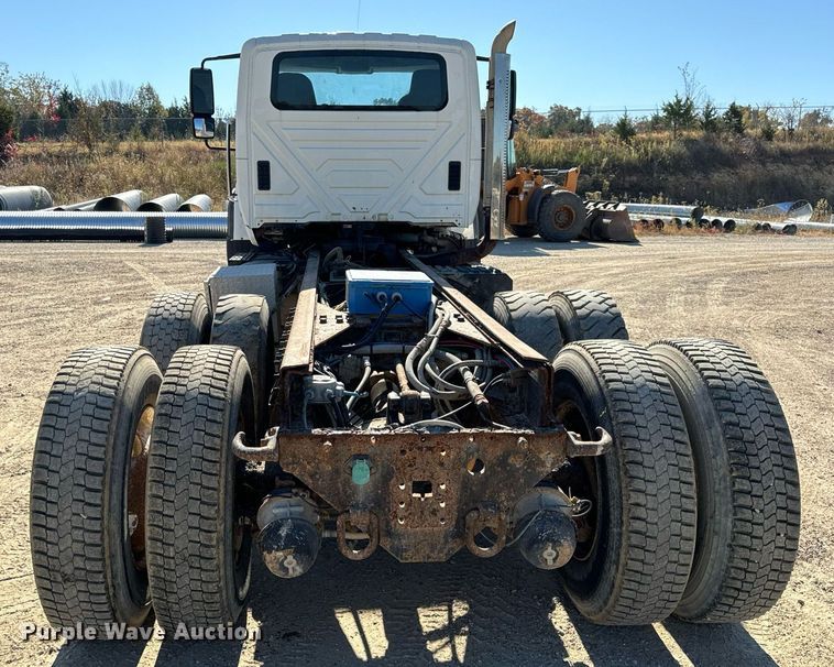 image for item EH7124 2008 International  7600 WorkStar truck cab and chassis