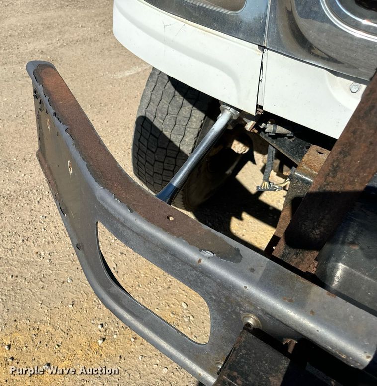 image for item EH7124 2008 International  7600 WorkStar truck cab and chassis