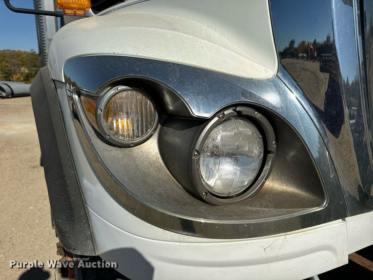 image for item EH7124 2008 International  7600 WorkStar truck cab and chassis