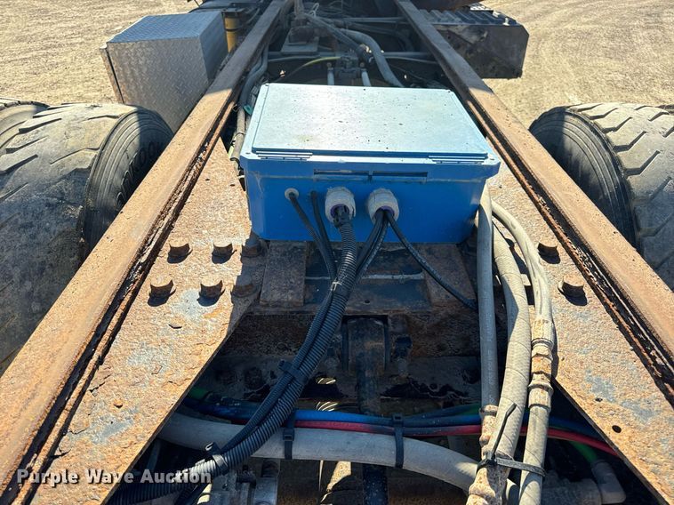 image for item EH7124 2008 International  7600 WorkStar truck cab and chassis