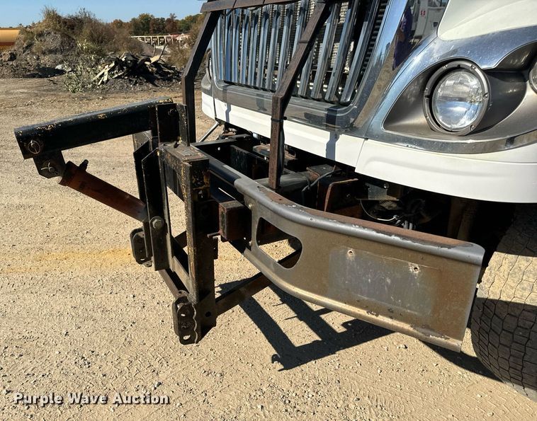 image for item EH7124 2008 International  7600 WorkStar truck cab and chassis