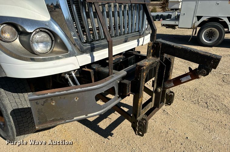 image for item EH7124 2008 International  7600 WorkStar truck cab and chassis