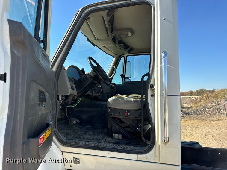 image for item EH7124 2008 International  7600 WorkStar truck cab and chassis