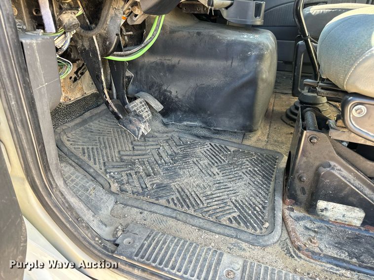 image for item EH7124 2008 International  7600 WorkStar truck cab and chassis