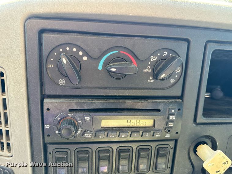 image for item EH7124 2008 International  7600 WorkStar truck cab and chassis