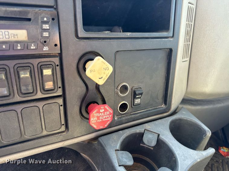 image for item EH7124 2008 International  7600 WorkStar truck cab and chassis