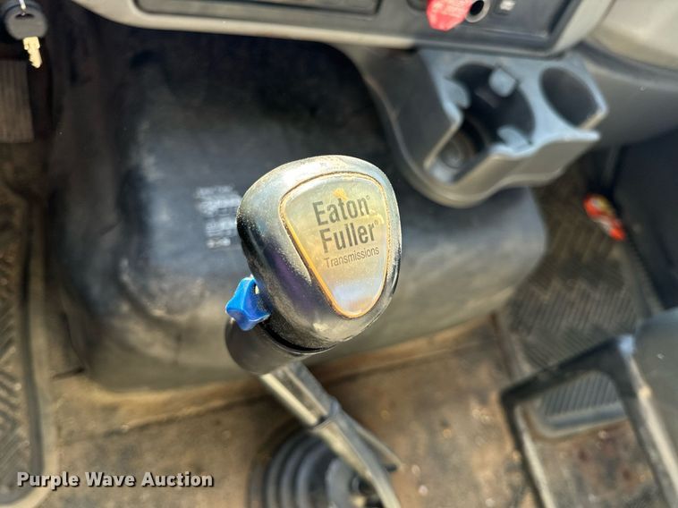 image for item EH7124 2008 International  7600 WorkStar truck cab and chassis