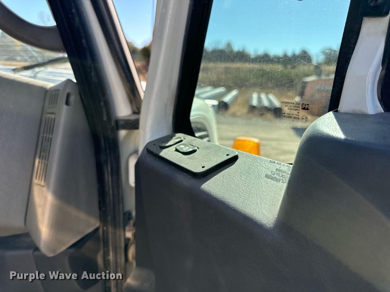 image for item EH7124 2008 International  7600 WorkStar truck cab and chassis