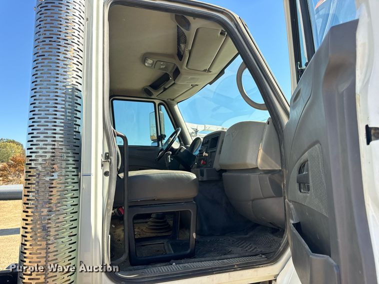 image for item EH7124 2008 International  7600 WorkStar truck cab and chassis