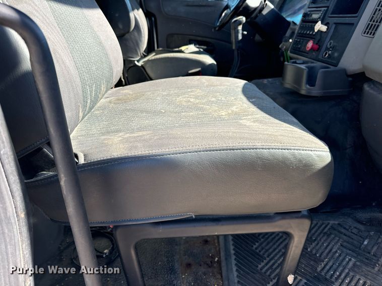 image for item EH7124 2008 International  7600 WorkStar truck cab and chassis