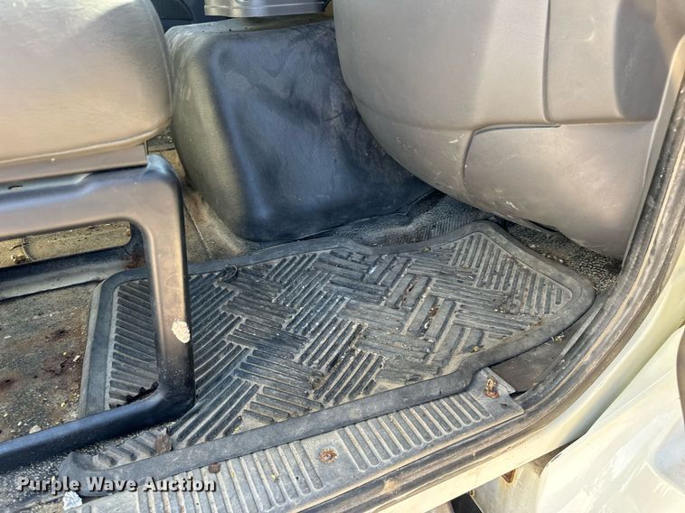 image for item EH7124 2008 International  7600 WorkStar truck cab and chassis