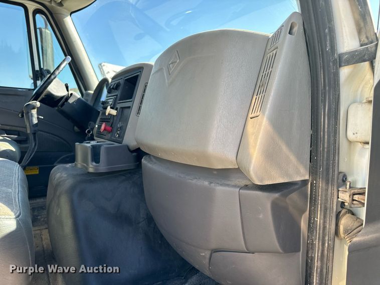 image for item EH7124 2008 International  7600 WorkStar truck cab and chassis