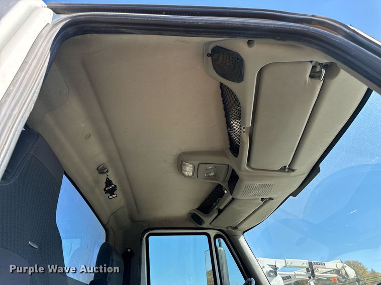 image for item EH7124 2008 International  7600 WorkStar truck cab and chassis