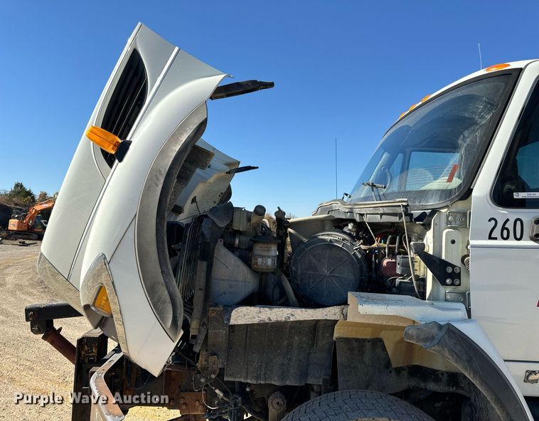 image for item EH7124 2008 International  7600 WorkStar truck cab and chassis