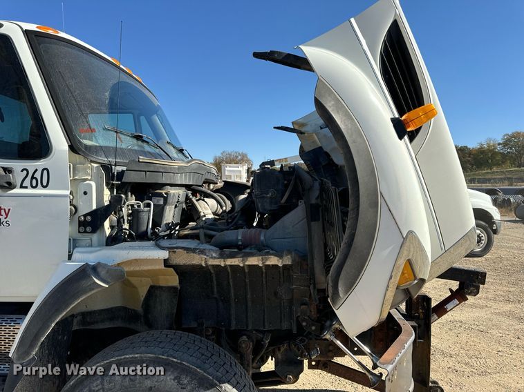 image for item EH7124 2008 International  7600 WorkStar truck cab and chassis