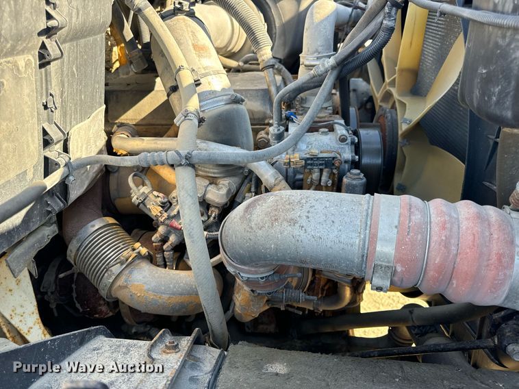 image for item EH7124 2008 International  7600 WorkStar truck cab and chassis