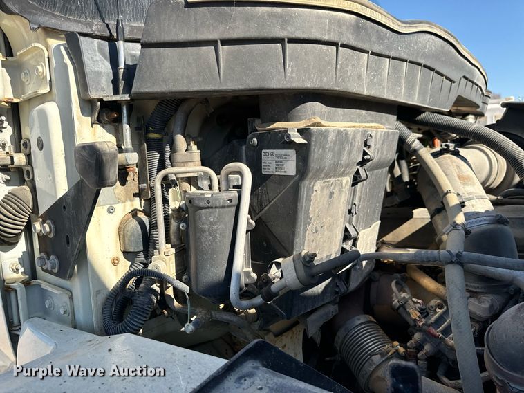 image for item EH7124 2008 International  7600 WorkStar truck cab and chassis