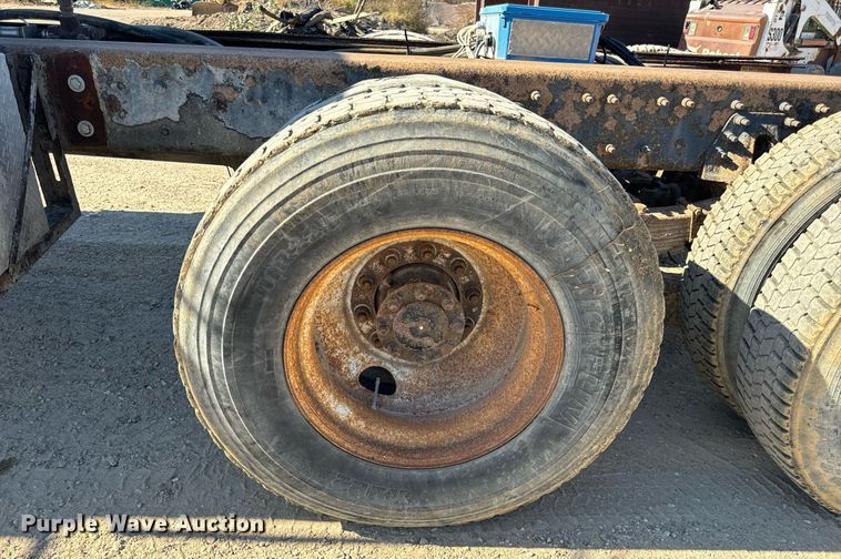 image for item EH7124 2008 International  7600 WorkStar truck cab and chassis