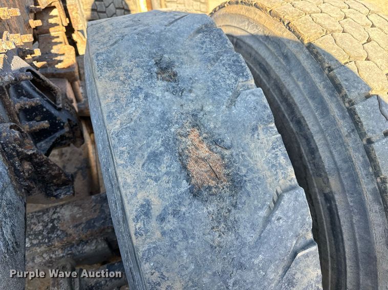 image for item EH7124 2008 International  7600 WorkStar truck cab and chassis