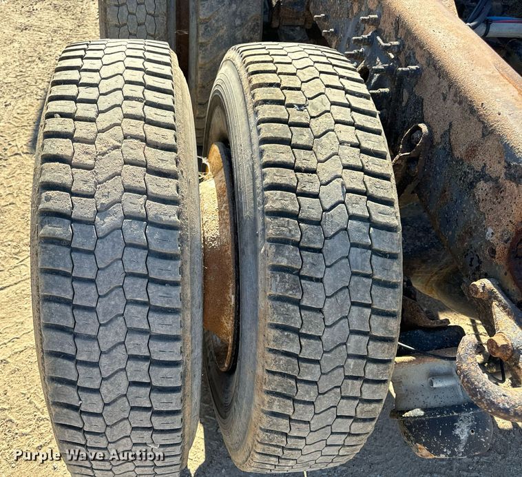 image for item EH7124 2008 International  7600 WorkStar truck cab and chassis