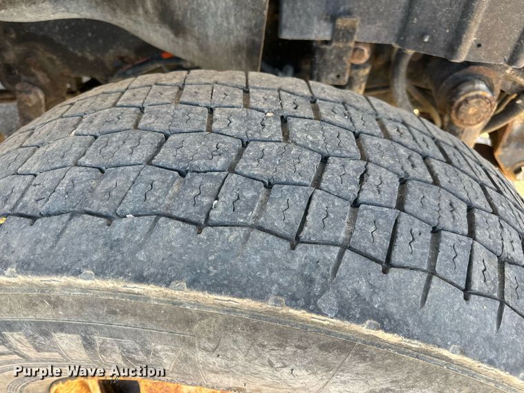 image for item EH7124 2008 International  7600 WorkStar truck cab and chassis