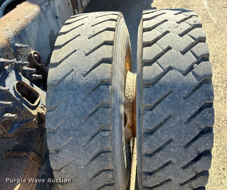 image for item EH7124 2008 International  7600 WorkStar truck cab and chassis