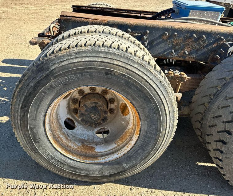 image for item EH7124 2008 International  7600 WorkStar truck cab and chassis