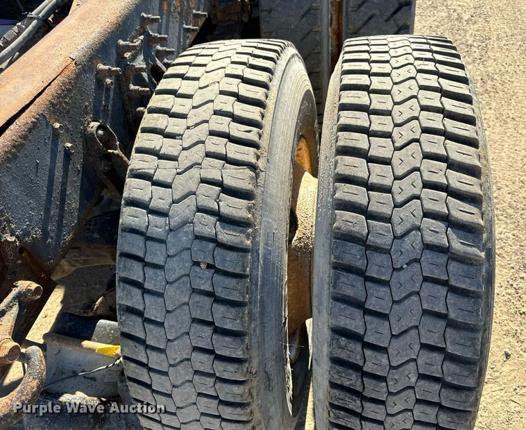 image for item EH7124 2008 International  7600 WorkStar truck cab and chassis