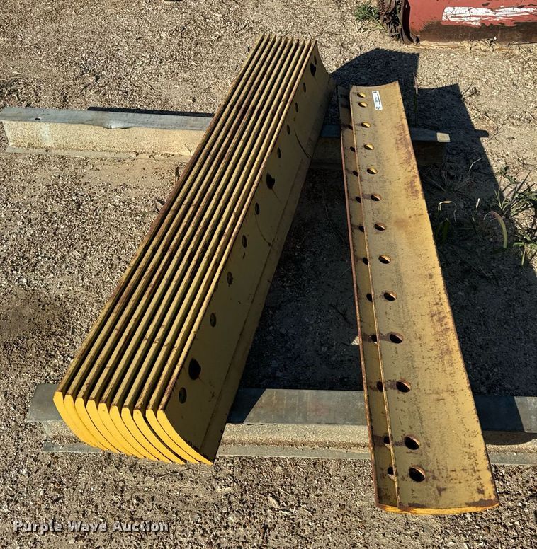 image for item EH7133 (12) Caterpillar 4T-2231 motor grader cutting edges