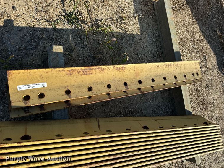image for item EH7133 (12) Caterpillar 4T-2231 motor grader cutting edges