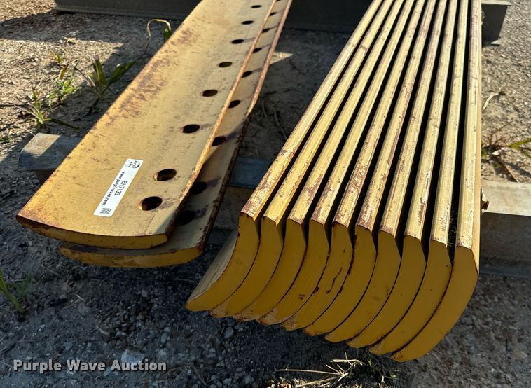 image for item EH7133 (12) Caterpillar 4T-2231 motor grader cutting edges