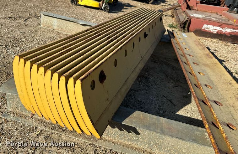 image for item EH7133 (12) Caterpillar 4T-2231 motor grader cutting edges